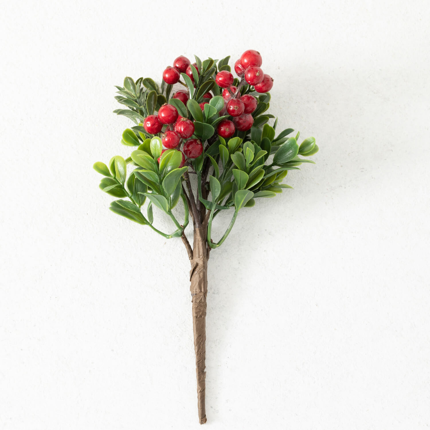 BOXWOOD & RED BERRY PICK