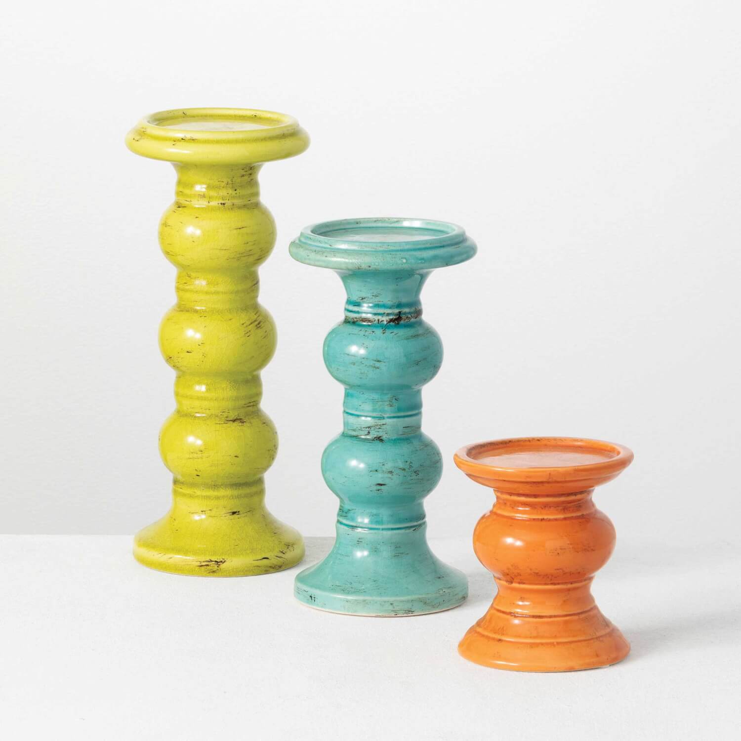 3-COLOR PILLAR CANDLEHOLDERS