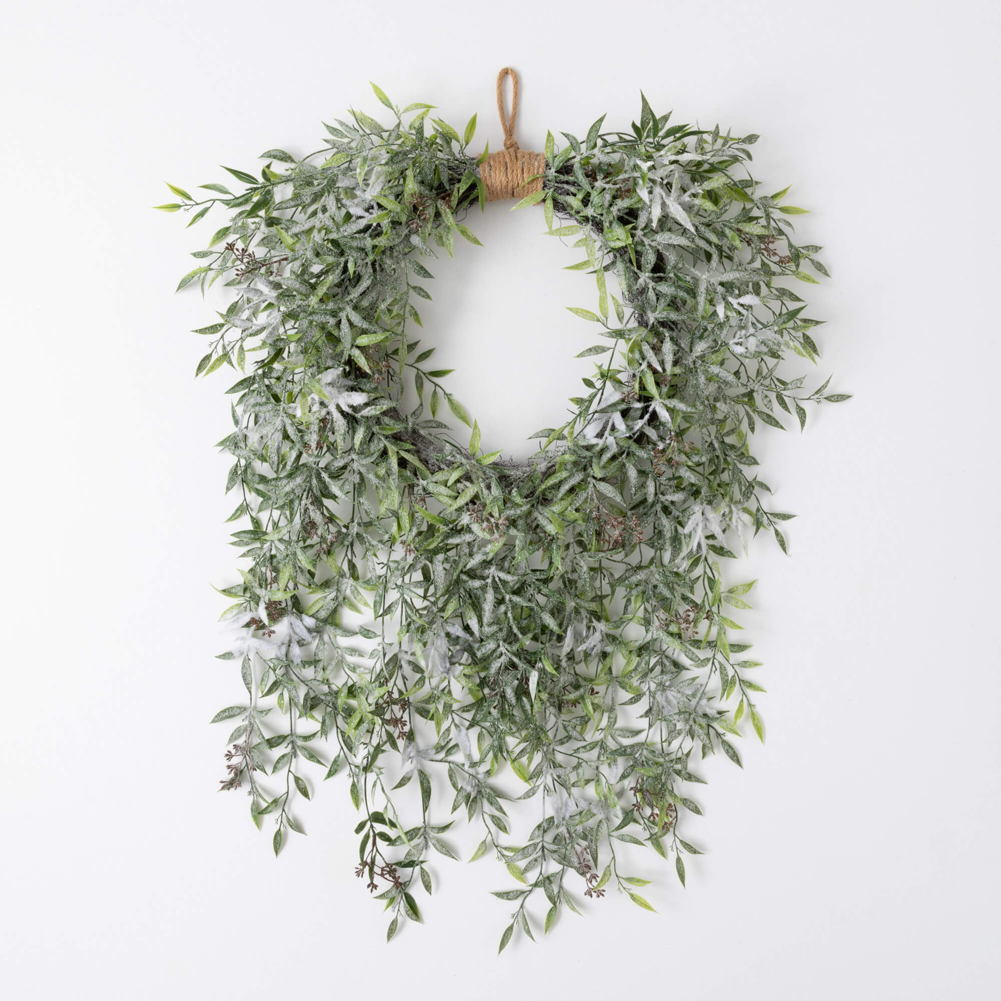 FROSTED RUSKUS WREATH