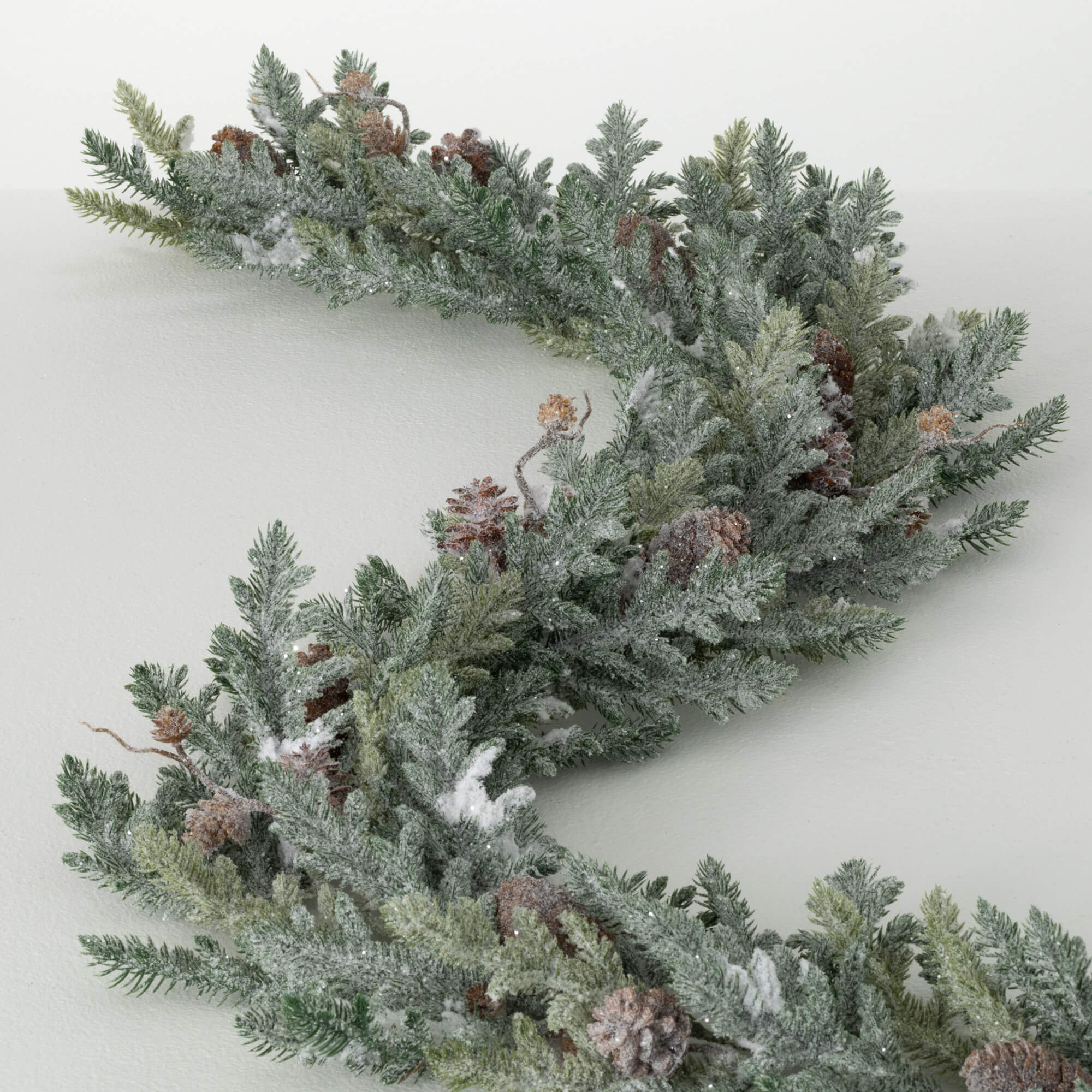 FROSTED PINE PINECONE GARLAND