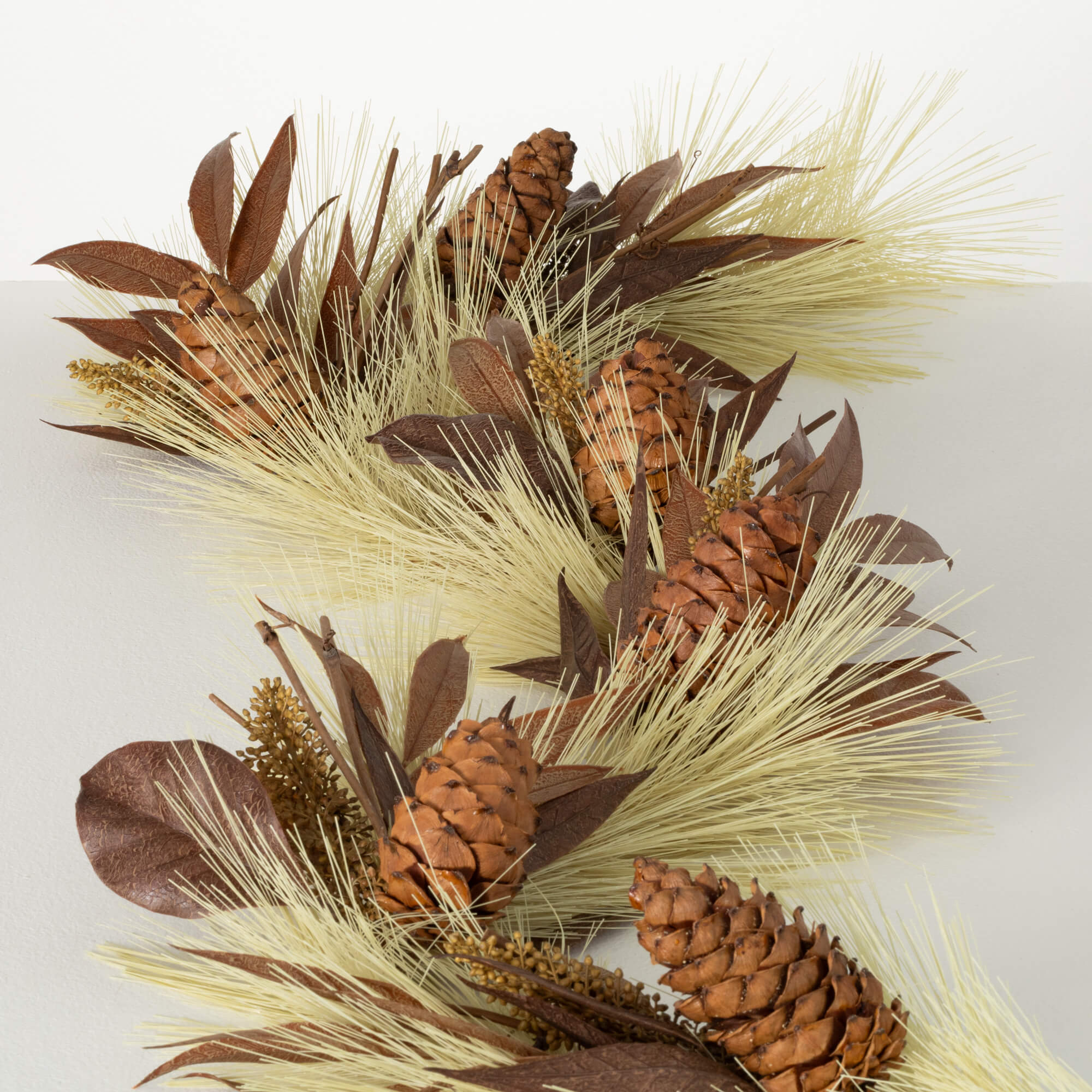 PINE MAGNOLIA GARLAND