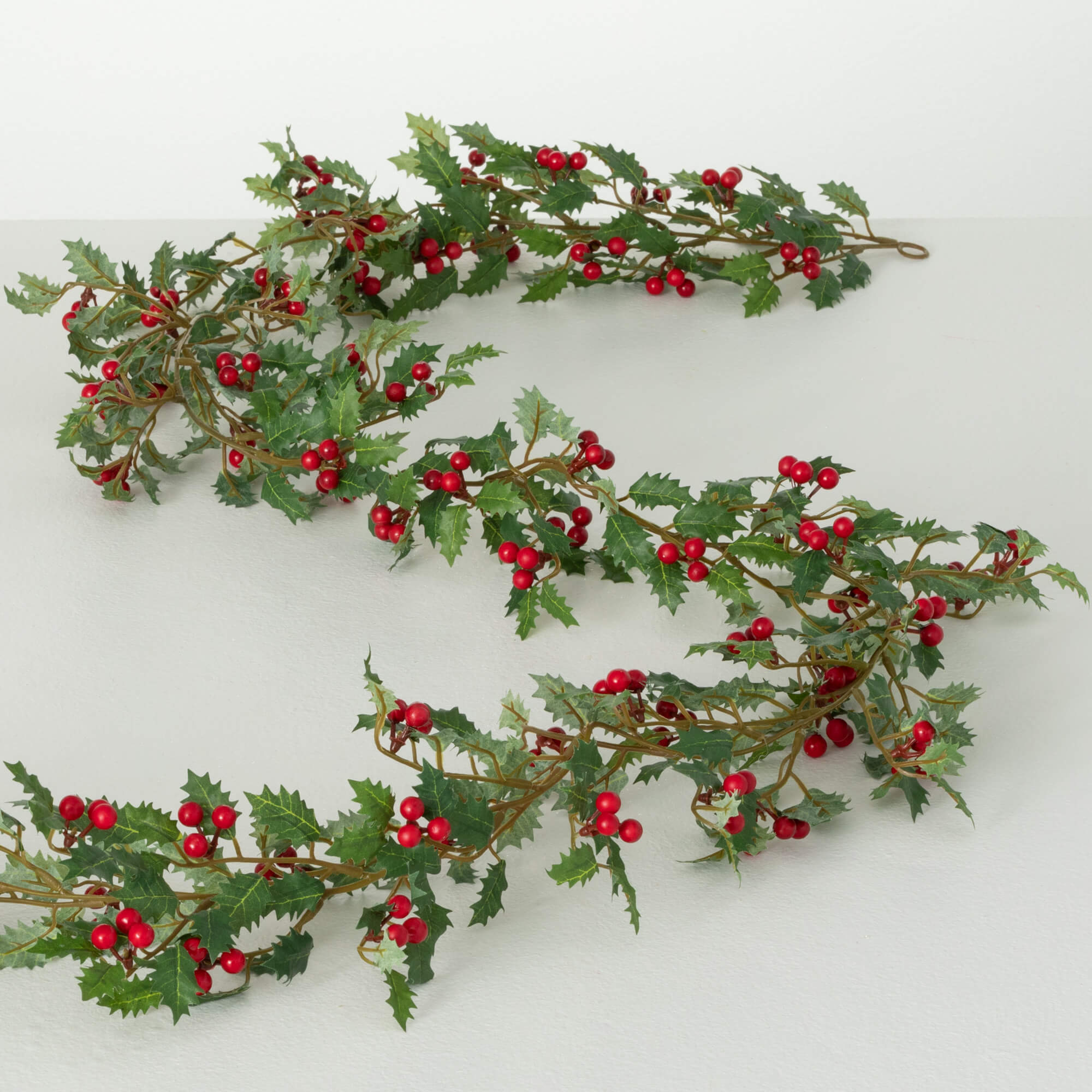 HOLLY BERRY GARLAND