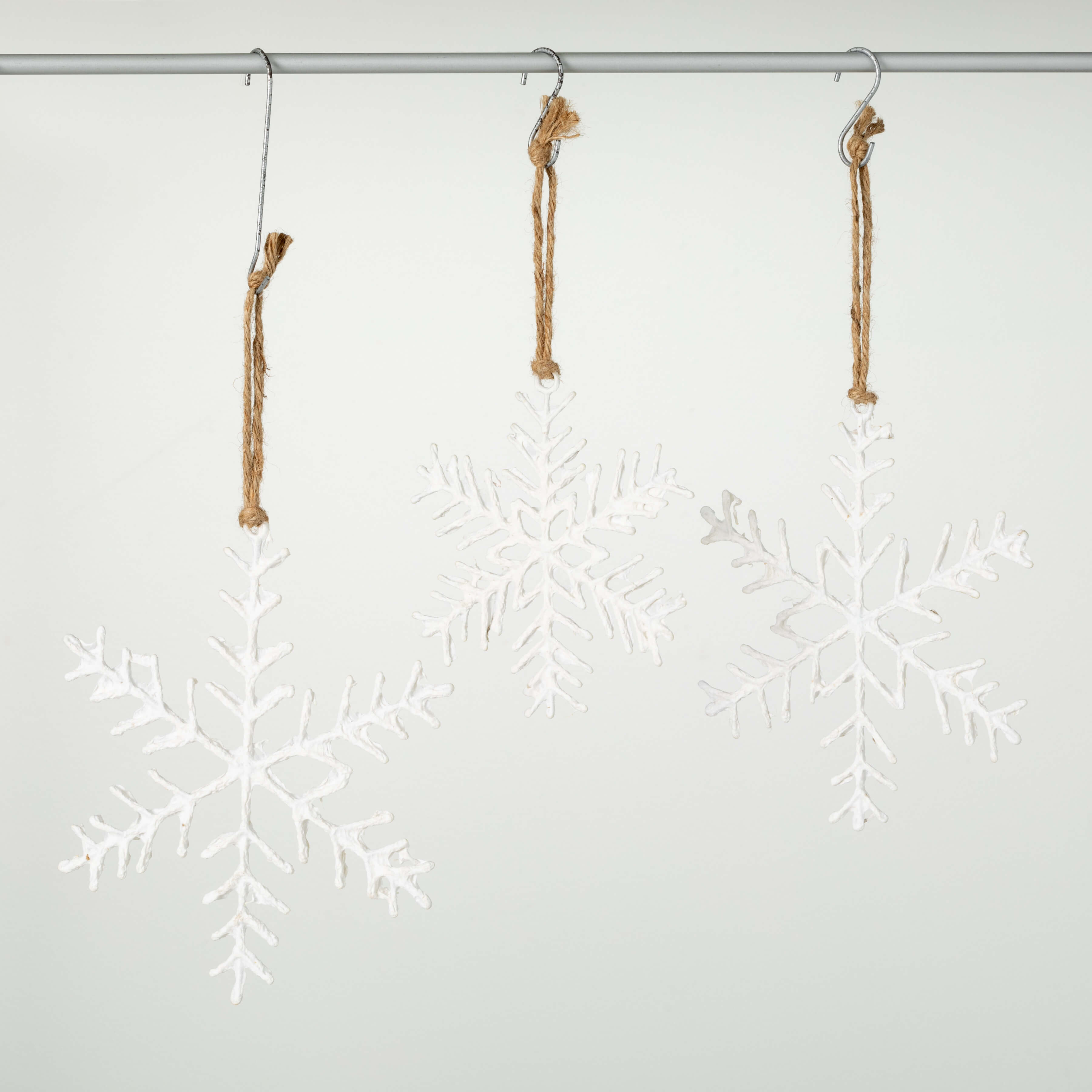 WHITE SNOWFLAKE ORNAMENT SET