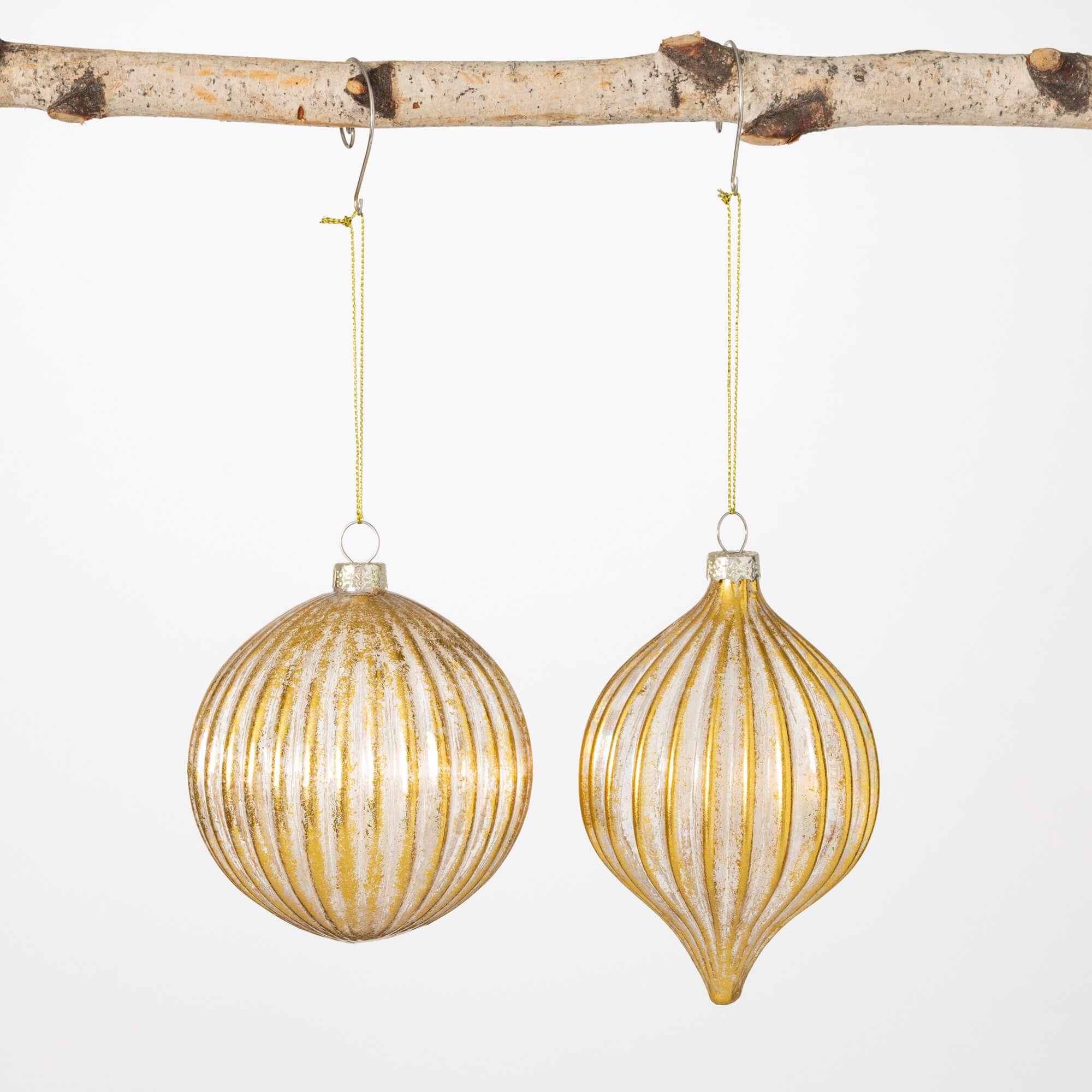 GOLD RIBBED GLASS ORNAMENT SET