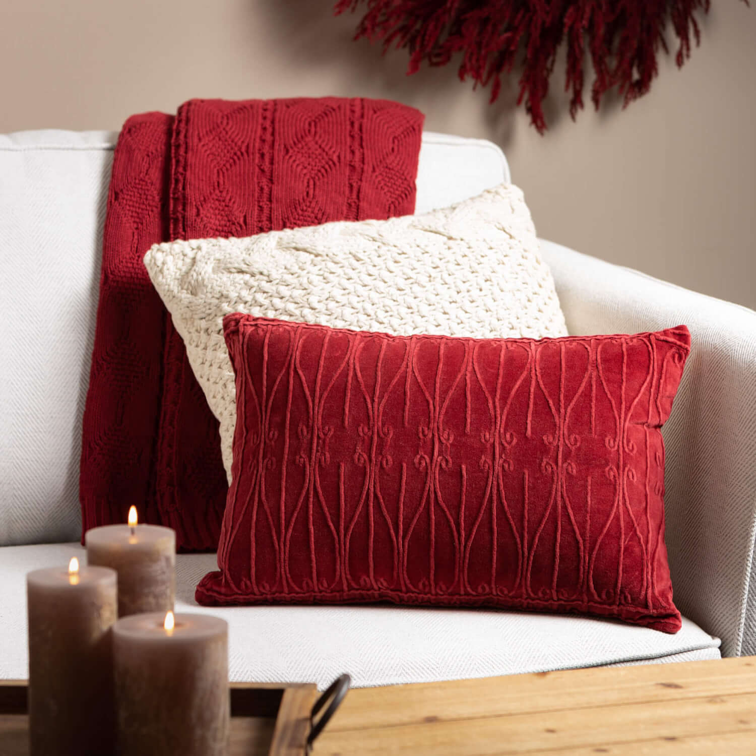 Red cable knit cheap pillows