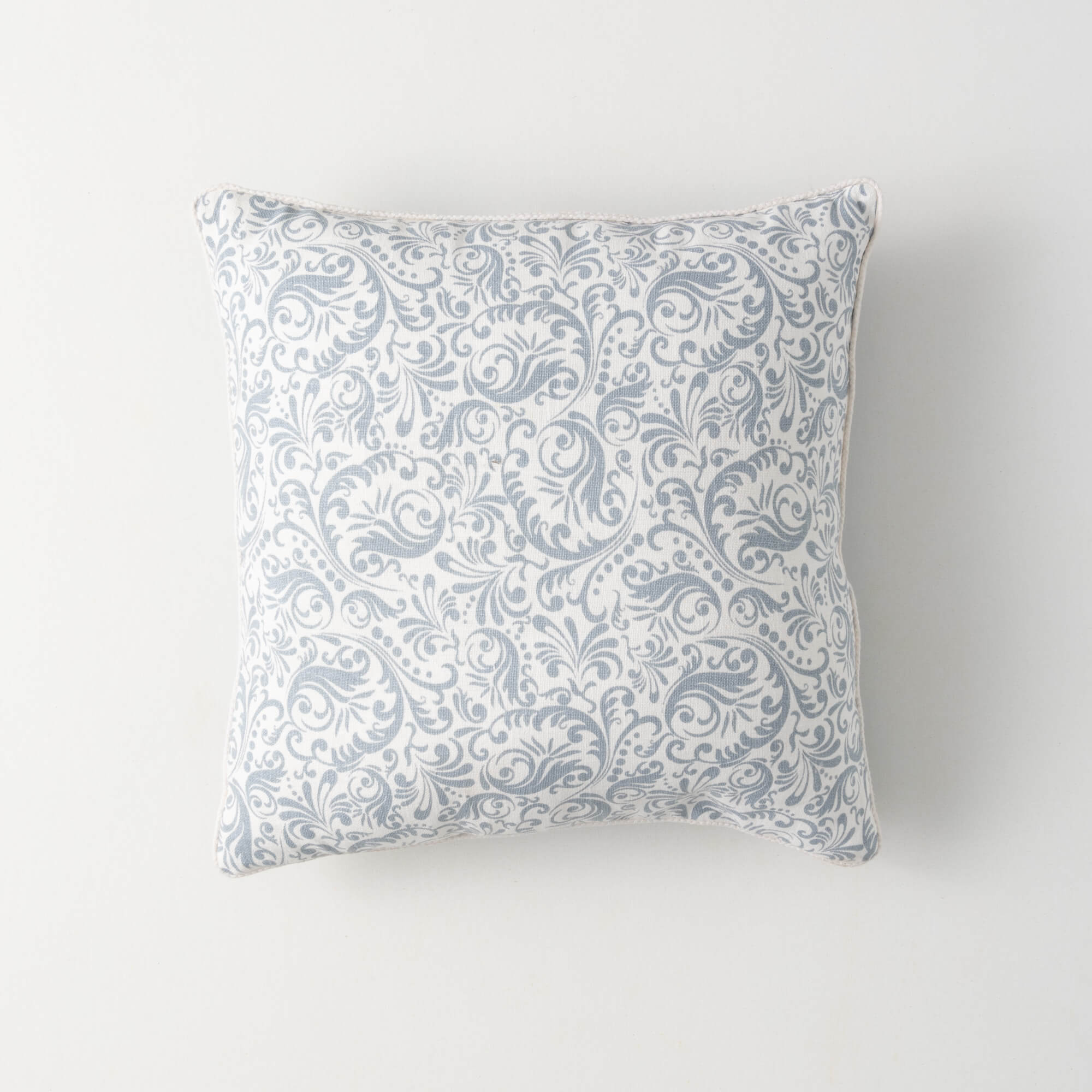 PATTERNED PILLOW