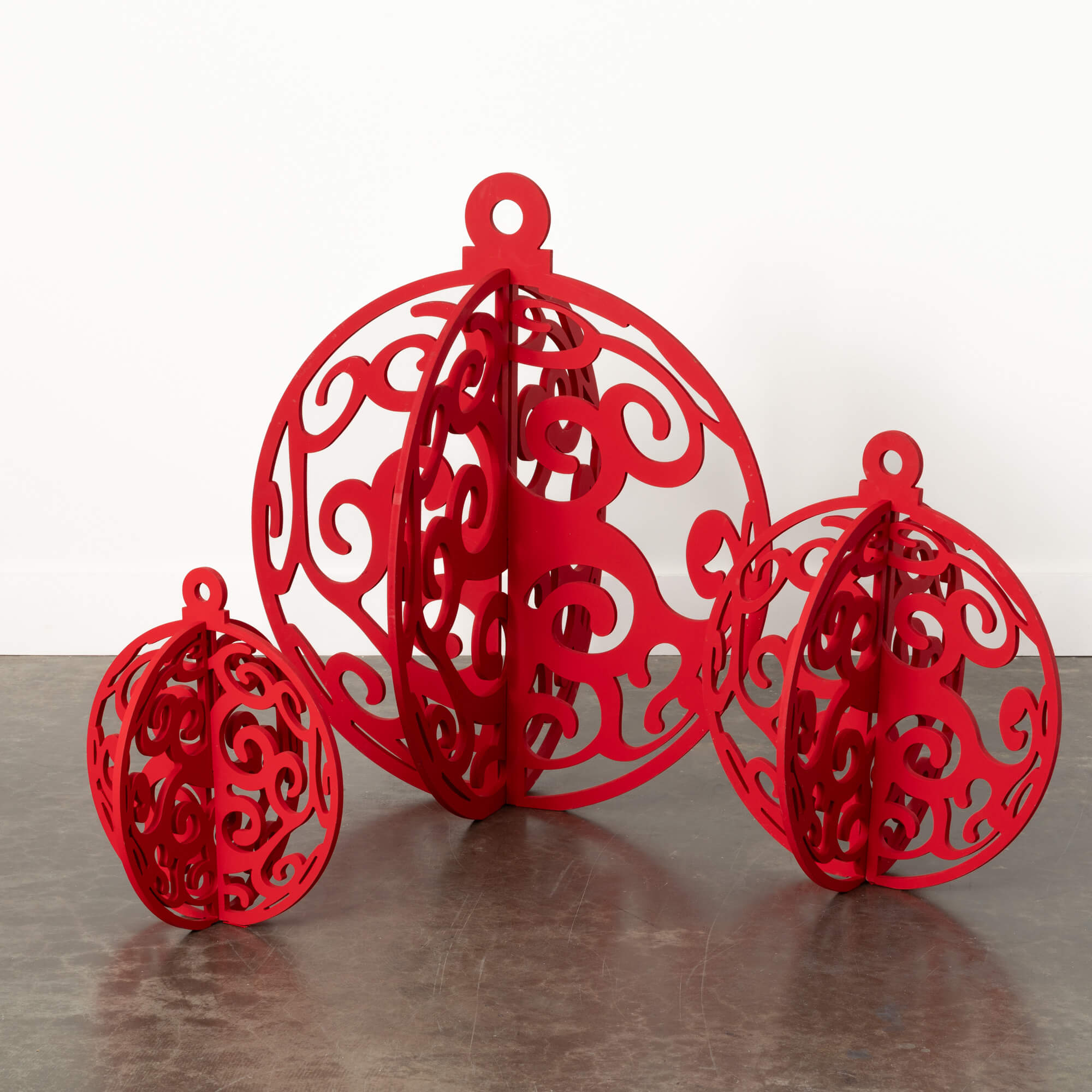 STANDING RED ORNAMENT SET OF 3