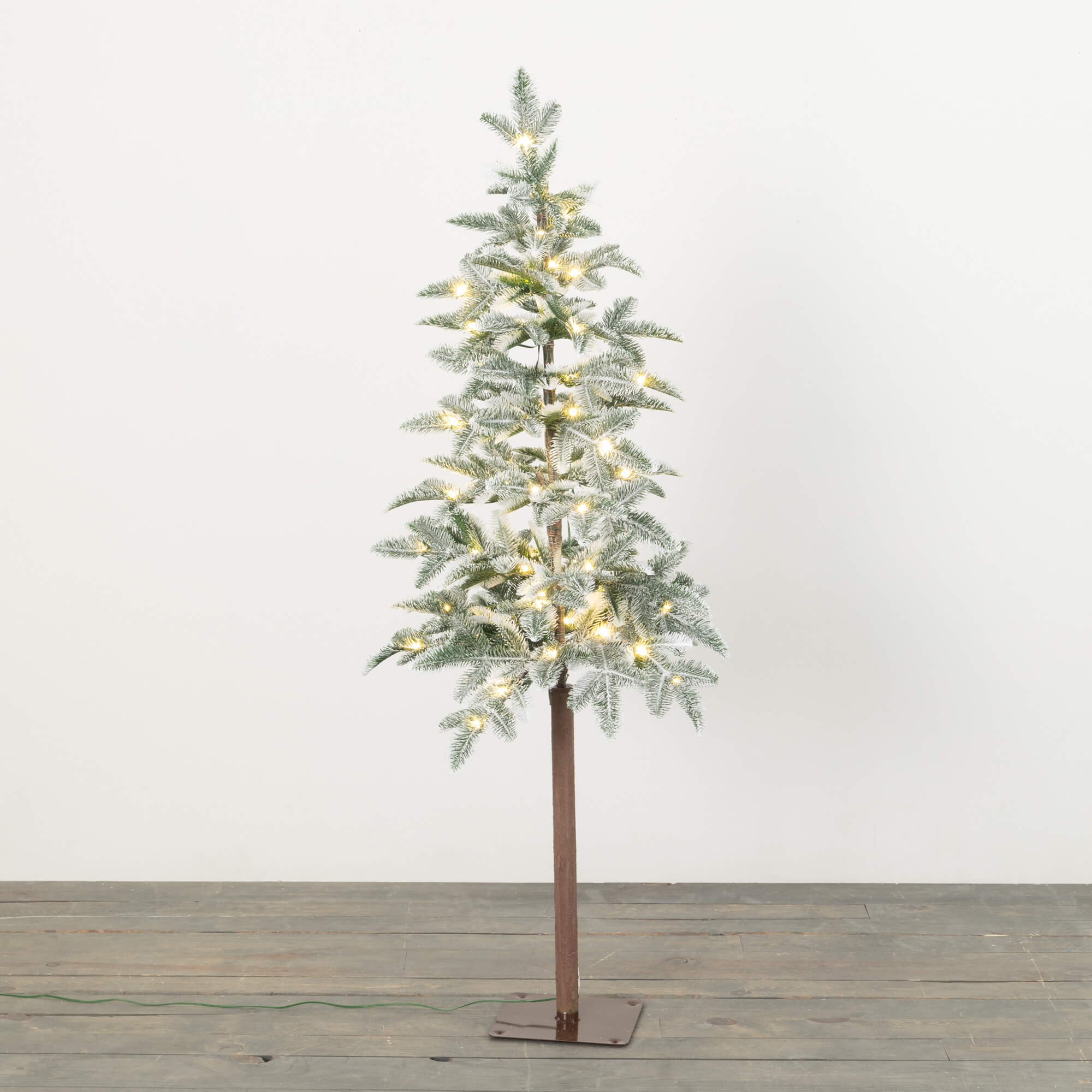 LED FLOCKED MID-SIZE TREE